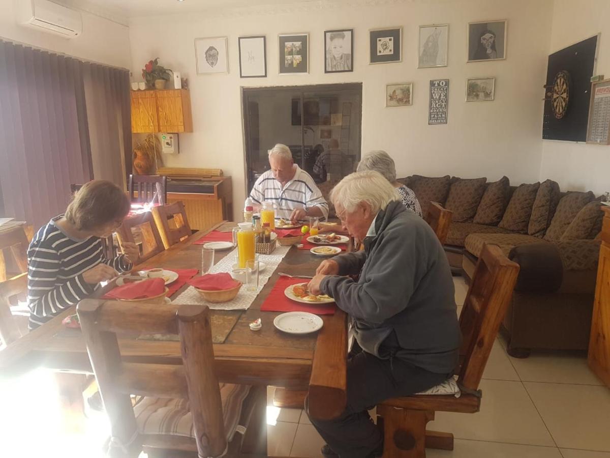 Aliwal Villa Guest Lodge 外观 照片