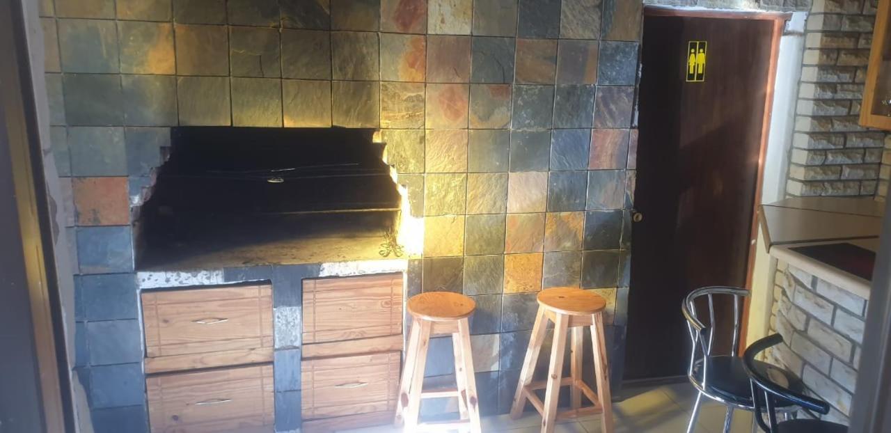 Aliwal Villa Guest Lodge 外观 照片