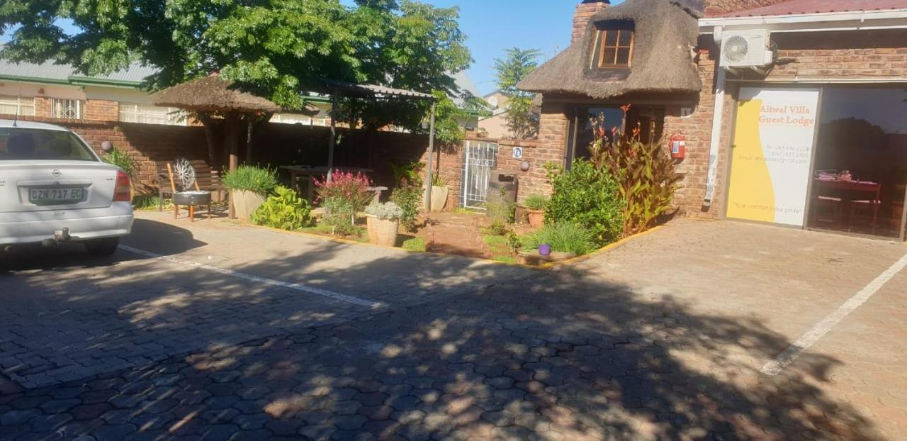 Aliwal Villa Guest Lodge 外观 照片