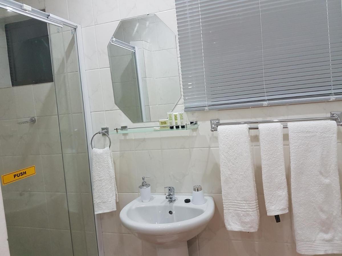 Aliwal Villa Guest Lodge 外观 照片