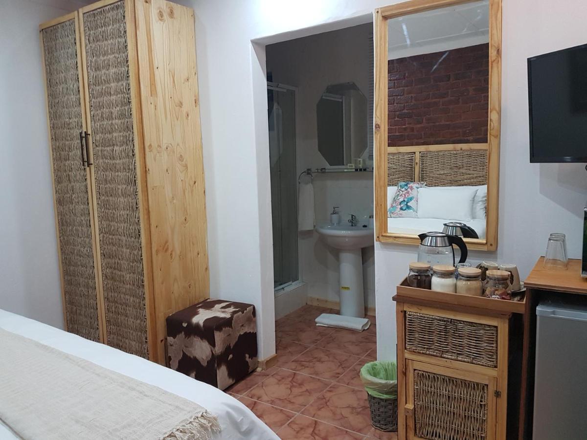 Aliwal Villa Guest Lodge 外观 照片