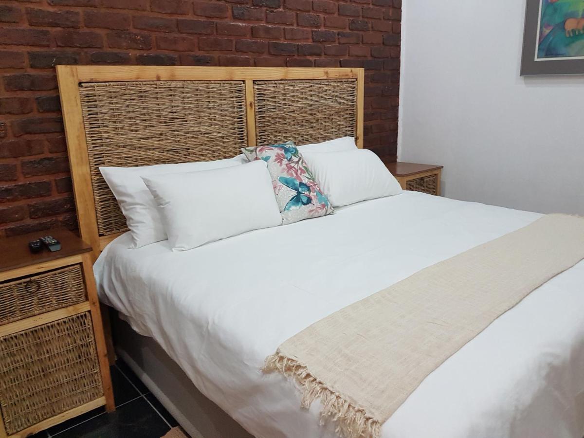 Aliwal Villa Guest Lodge 外观 照片